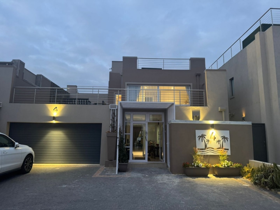4 Bedroom Property for Sale in Harbour Island Western Cape